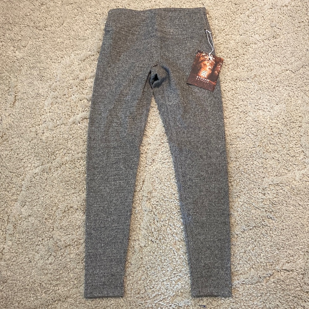 Kyodan Outdoor leggings, super soft! Great fit! BRAND NEW with tags! Size small.